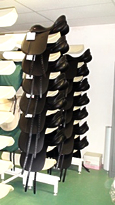 ＫＮサドル製作現場